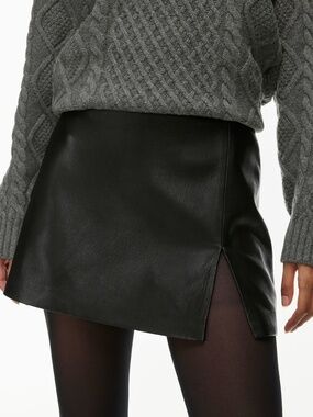 Aritzia - Tatiana Skirt - High-waisted Vegan Leather Mini - Black | Size 8